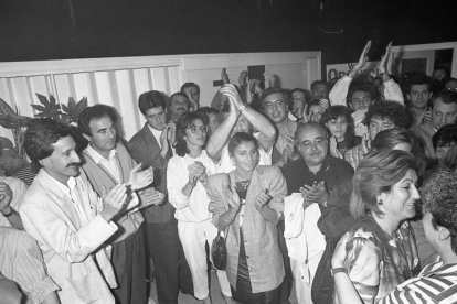 Un empat a deu entre CiU
i el PSC i un pacte amb AP i el grup de Freixes va permetre
que Manel Oronich fos paer en cap durant dos anys.