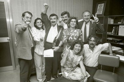 Un empat a deu entre CiU
i el PSC i un pacte amb AP i el grup de Freixes va permetre
que Manel Oronich fos paer en cap durant dos anys.