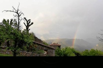 La calor, les tempestes, el paisatge groc i sec.