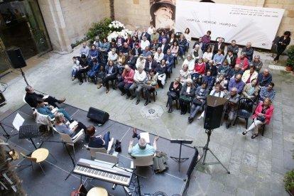 Anem ampliant el recull d'imatges
