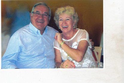 Felicita els teus familiars i amics pel seu aniversari, sant, casament enviant fotos a cercle@segre.com