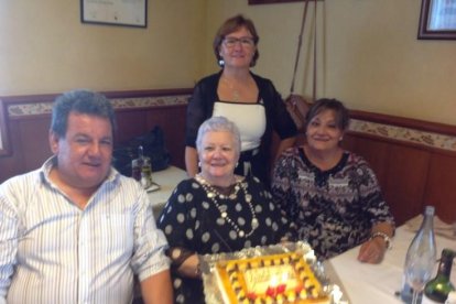 Felicita els teus familiars i amics pel seu aniversari, sant, casament enviant fotos a cercle@segre.com
