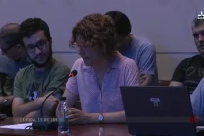 Entregan 680 firmas al rector de la UdL contra el rechazo de la universidad al Pacte Nacional pel Referéndum