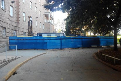 Vistes d’ahir de la façana principal del CAP de Cappont.