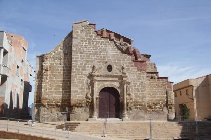 Un moment de la reunió d’ahir a Rosselló que va tancar l’acord per iniciar les obres de l’església.