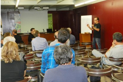 Gran afluència de visitants ahir en l’última jornada de la Fira de Sant Miquel als Camps Elisis.