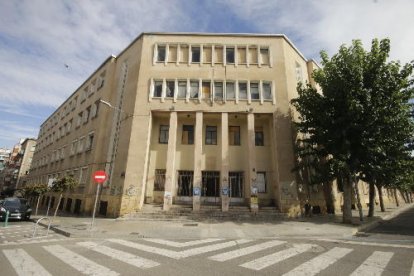 Part de Magisteri ja s’ha tancat i el pàrquing de pagament del pati ja es troba fora de servei.