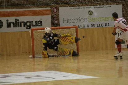 Els jugadors del Llista celebren la important victòria aconseguida davant del Vic.