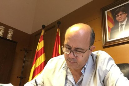 Téllez estripa el text del jutge.