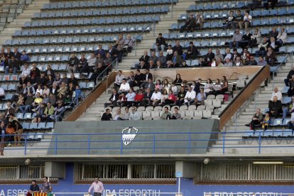 Els membres de les penyes van tornar ahir al Camp d’Esports i es van mostrar molt crítics amb la directiva.