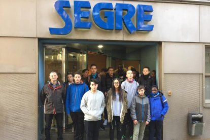 Foto de grup a la porta de SEGRE.