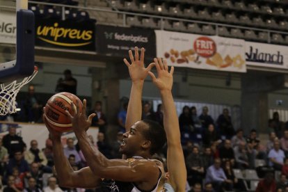 Garrett Nevels va firmar un gran partit, amb accions espectaculars.