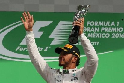 Lewis Hamilton, que sortia des de la primera posició, va prendre la davantera i pràcticament va dominar la prova de principi a final.