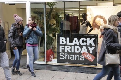 El Black Friday anima els lleidatans amb descomptes de fins el 70%