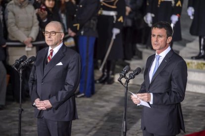 Angela Merkel saluda la ministra de Defensa, Ursula von der Leyen, durant el congrés de la CDU.