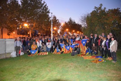 Manifestantes del Jussà y el Sobirà antes de partir.