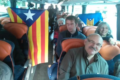 Manifestantes del Jussà y el Sobirà antes de partir.