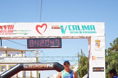 Damià Vindel, en segundo plano, en los Juegos de Atenas 2004.