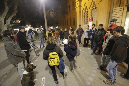 La escenificación del entierro de la educación pública se produjo en el Eix Comercial.