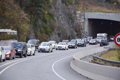 Les cues van arribar a ser de quatre quilòmetres.