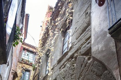 Capilla de la iglesia de Torà donde se ubicaban los sarcófagos.
