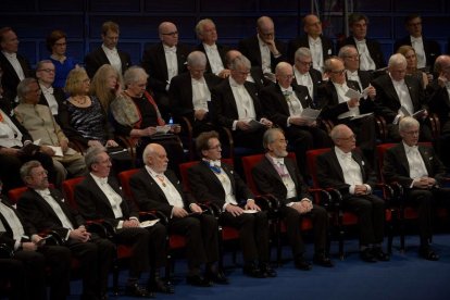 El president colombià, amb el premi i la medalla commemorativa, ahir a la capital noruega.