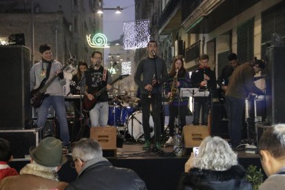 El mercat de productes artesans i de proximitat instal·lat a Cardenal Remolins.
