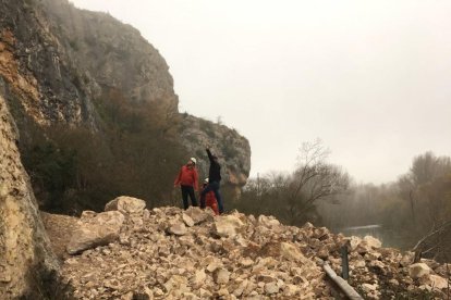 El despreniment de roques a Foradada va tallar completament el principal accés a Salgar.
