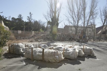 La demolició de Magisteri, a Lleida, es va parar per la presència d’amiant, que es va haver de retirar.