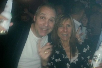 Felicita els teus familiars i amics pel seu aniversari, sant, casament enviant fotos a cercle@segre.com