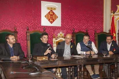 Recepció a l'ajuntament i rua pels carrers de Cervera.