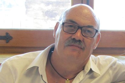 Felicita els teus familiars i amics pel seu aniversari, sant, casament enviant fotos a cercle@segre.com