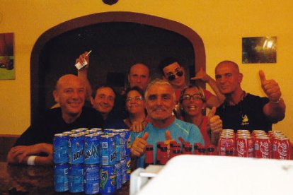 Felicita els teus familiars i amics pel seu aniversari, sant, casament enviant fotos a cercle@segre.com