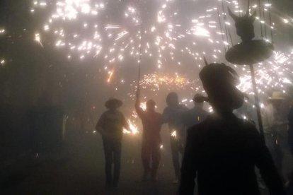 Gegants, cap-grossos, diables, ball de bastons,...
