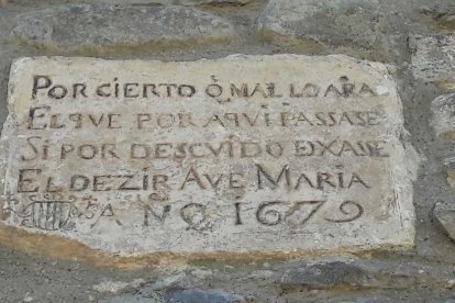 Fotos de cartells, senyals de trànsit o notificacions divertides.