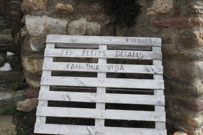 Fotos de cartells, senyals de trànsit o notificacions divertides.