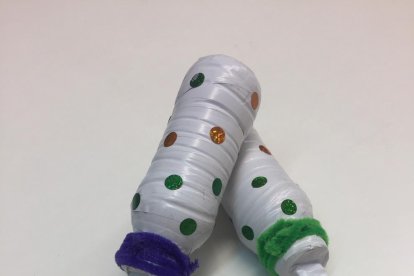 Crea el teu propi instrument de música artesanalment i amb material reciclat.