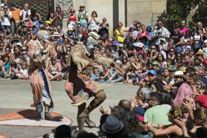 El certamen de teatre al carrer celebra la 39a edició.