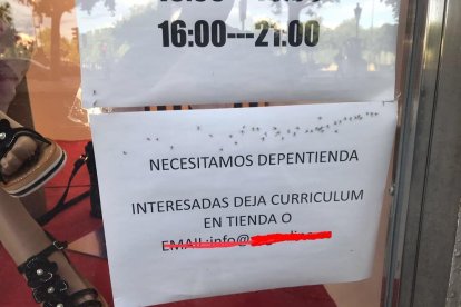Fotos de cartells, senyals de trànsit o notificacions divertides.