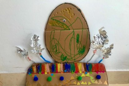 Ous, conills, personatges de conte, dibuixos animats,...
Dibuixa'ns com vols que sigui la teva mona!