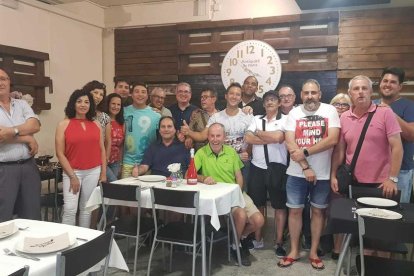 Felicita els teus familiars i amics pel seu aniversari, sant, casament enviant fotos a cercle@segre.com