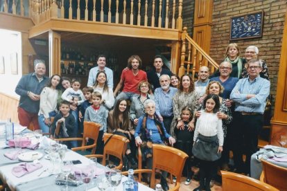 Felicita els teus familiars i amics pel seu aniversari, sant, casament enviant fotos a cercle@segre.com