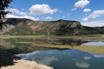 Envia'ns fotos relacionades amb l'estiu i guanya una estada a l'Hotel Estanys Blaus de Tavascan.