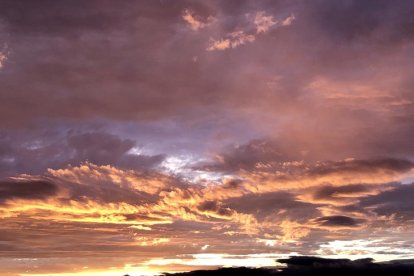Envia'ns fotos relacionades amb l'estiu i guanya una estada a l'Hotel Estanys Blaus de Tavascan.