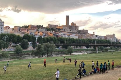 Envia'ns fotos relacionades amb l'estiu i guanya una estada a l'Hotel Estanys Blaus de Tavascan.