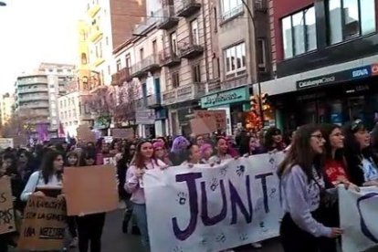 Jornada con dos manifestaciones por falta de un acuerdo entre los colectivos feministas Marea Lila y la Coordinadora del 8-M.