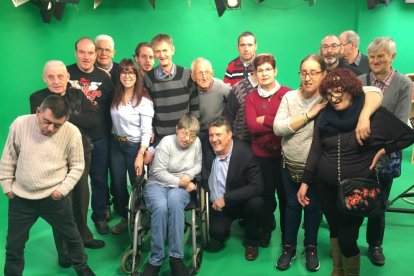 Felicita els teus familiars i amics pel seu aniversari, sant, casament enviant fotos a cercle@segre.com