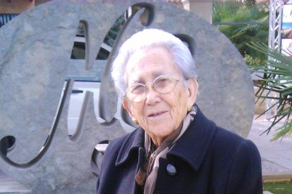 Felicita els teus familiars i amics pel seu aniversari, sant, casament enviant fotos a cercle@segre.com