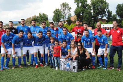 Felicita els teus familiars i amics pel seu aniversari, sant, casament enviant fotos a cercle@segre.com