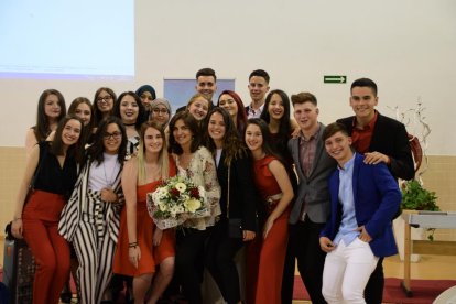 Felicita els teus familiars i amics pel seu aniversari, sant, casament enviant fotos a cercle@segre.com